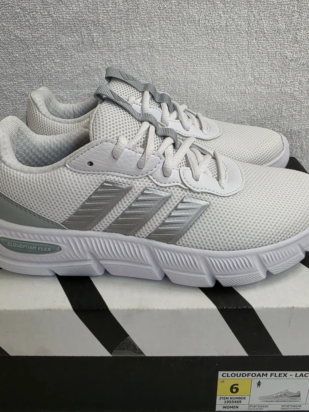 Adidas Cloudfoam Flex Laces Women's Size 6 White Silver Walking Shoes JS4891 NIB
